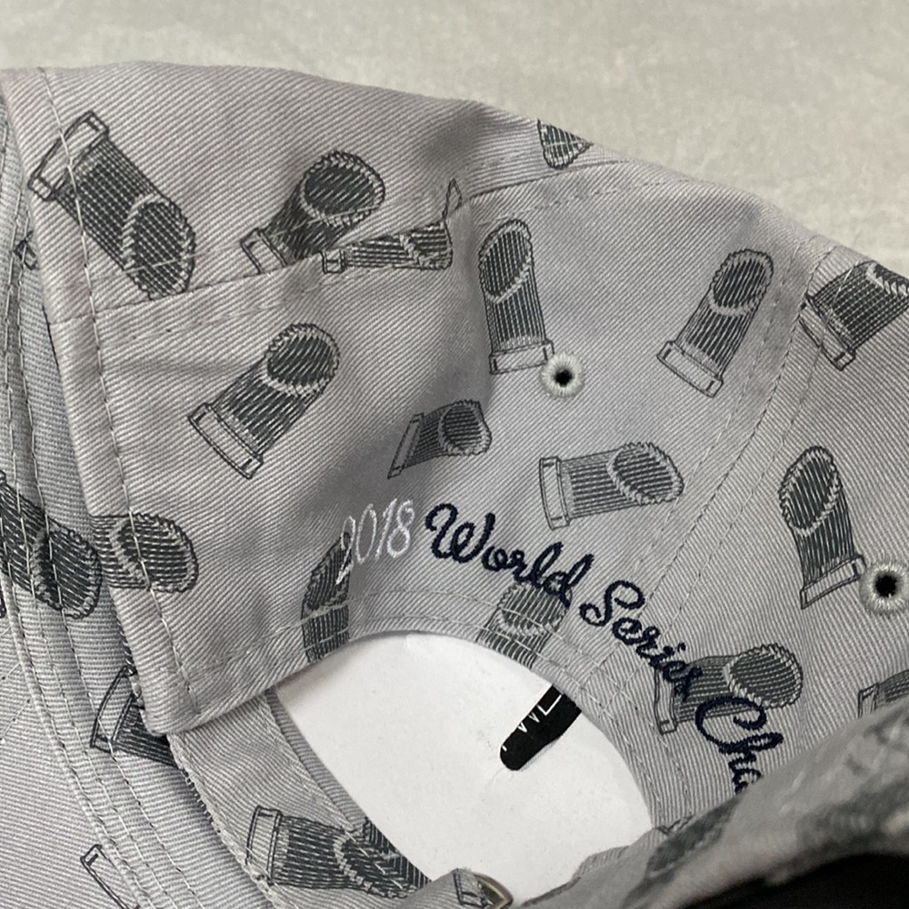 Boston Red Sox 2018 World Series Champions hat - Picture 4 of 5